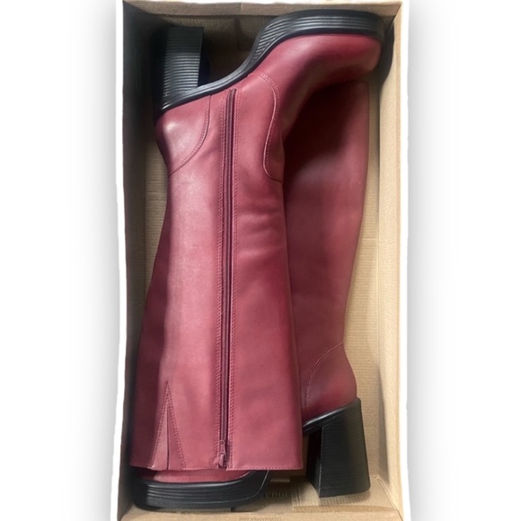 ISO - Red Fanatik boots by Steve Madden - Picture 3 of 3